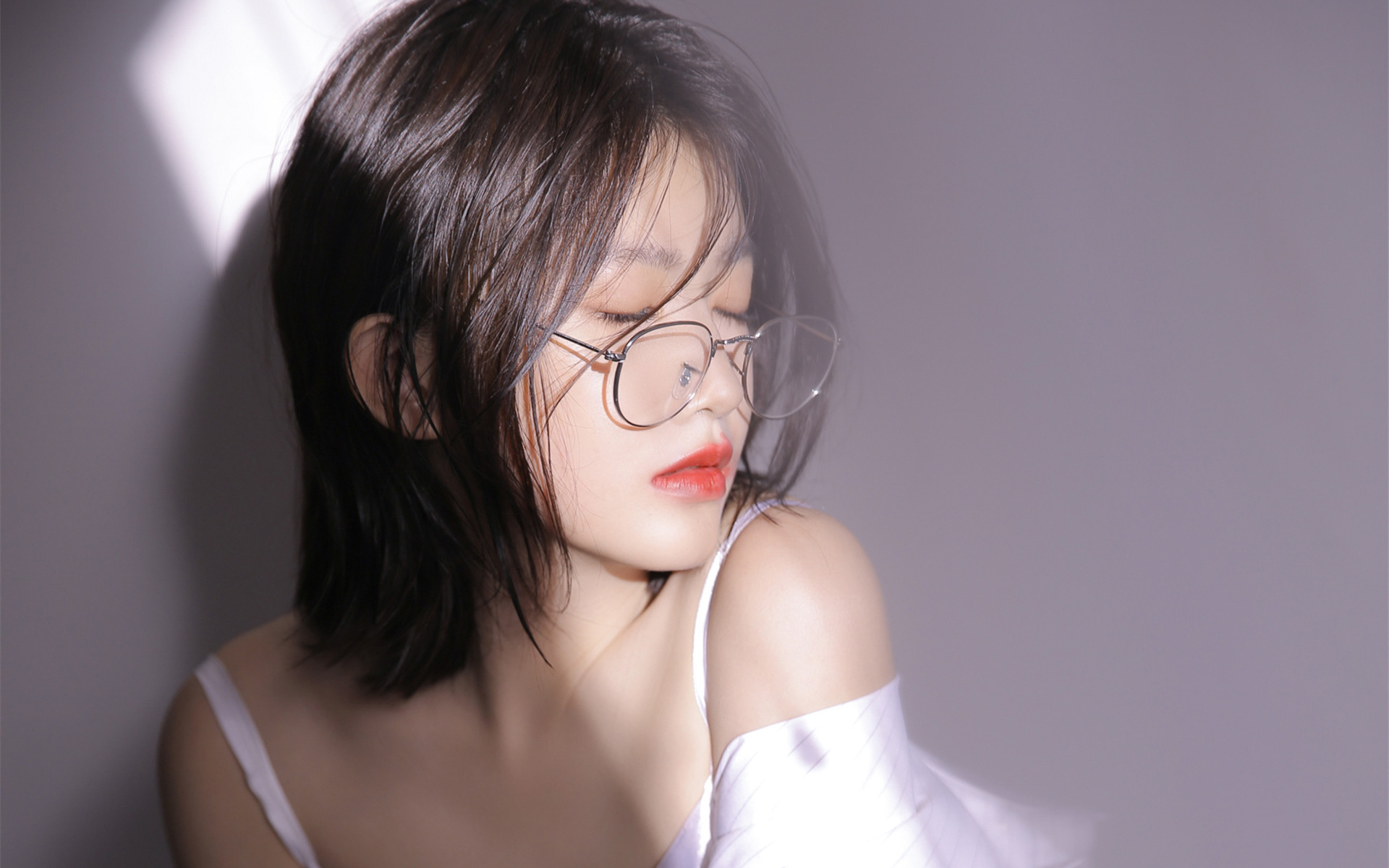 性感氧氣美女私房寫真圖片壁紙
